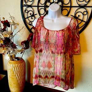Beautiful Vintage Cold Shoulder Summer top